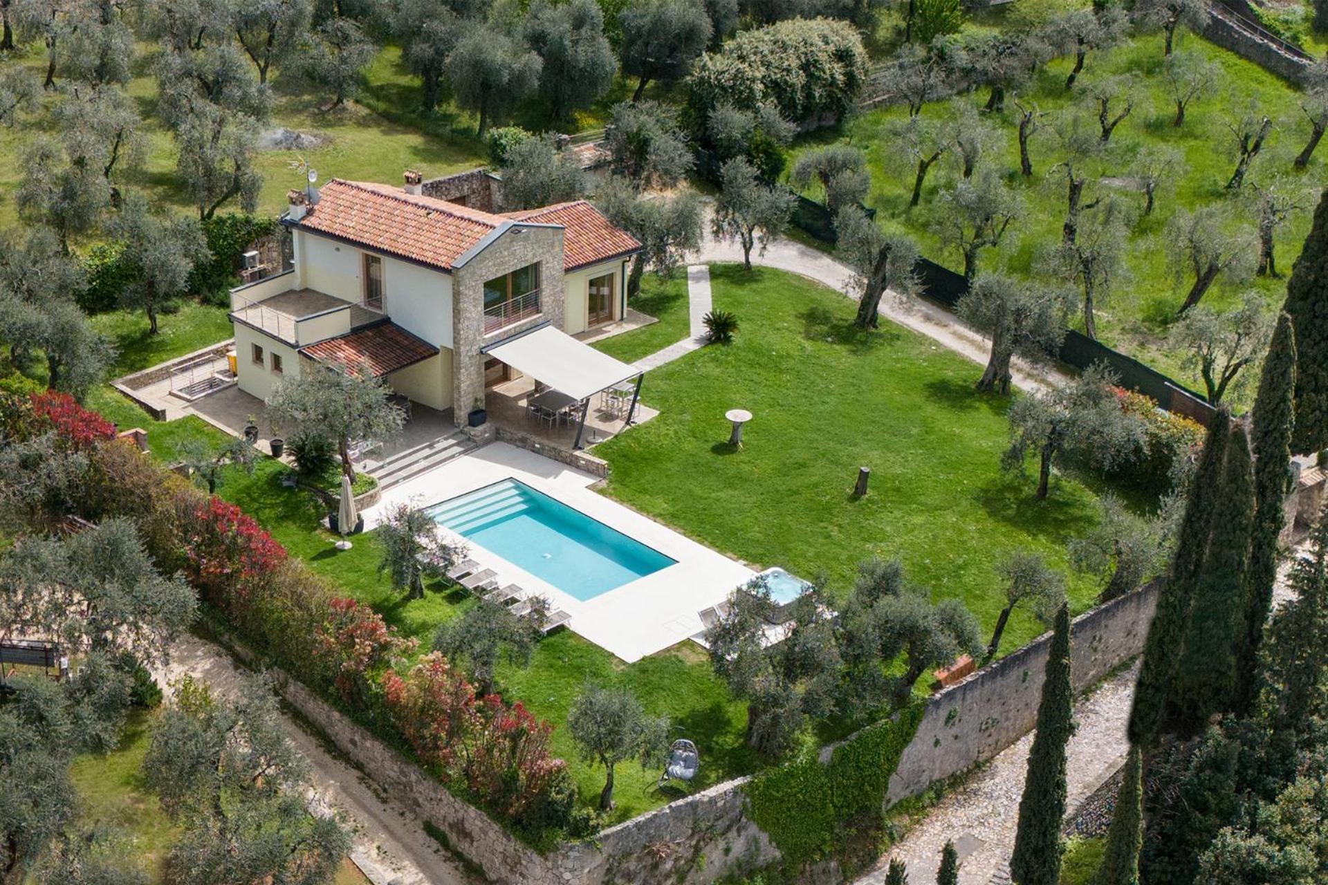 Villa Cipressi - Luxuri Lounge - Malcesine Exterior photo